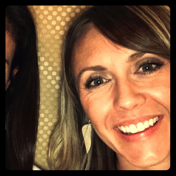 Meet your Posher, Lindsay - Picture 1 of 1